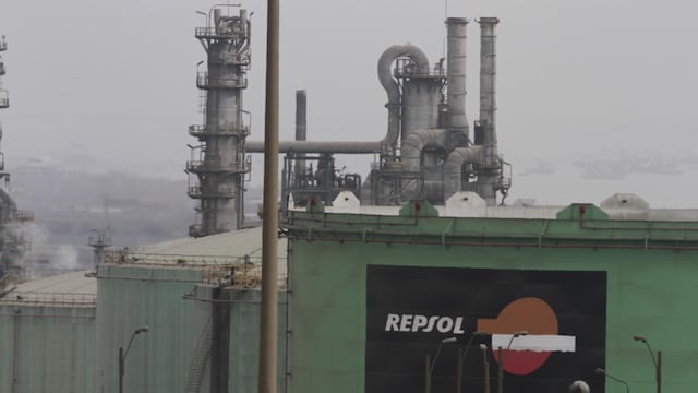 Derrame de petróleo: Poder Judicial dicta impedimento de salida para cuatro directivos de Repsol