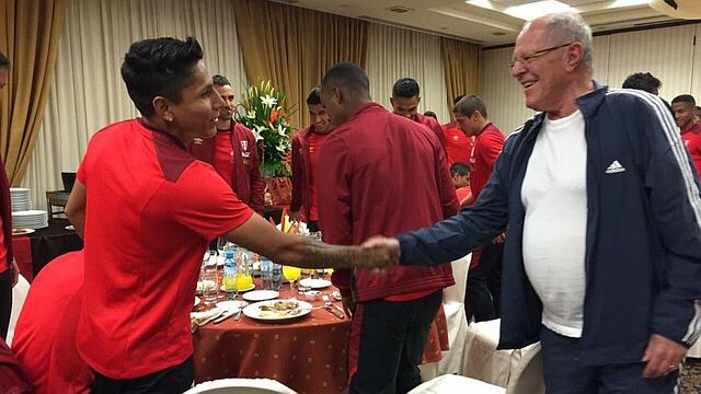 Selección peruana: Pedro Pablo Kuczynski visitó a Perú tras llegar a Lima 