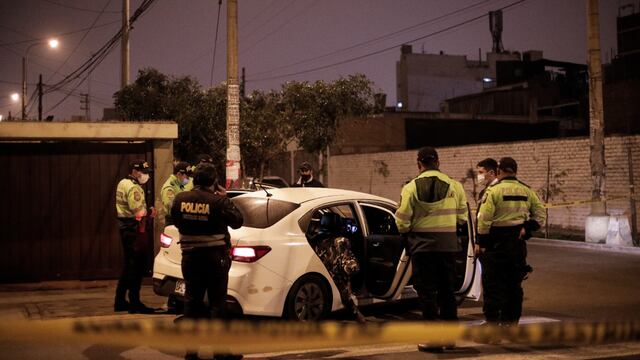 Cercado de Lima: dos personas fueron asesinadas dentro de un auto y otra resultó herida | VIDEO