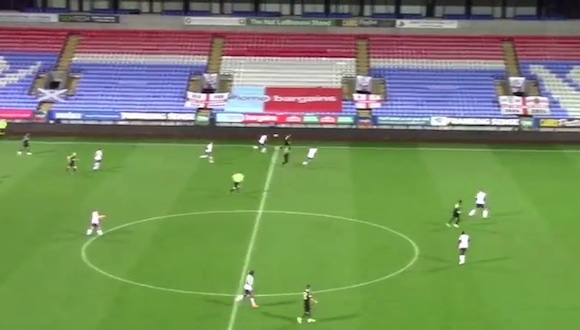 Rodrigo Vilca y la jugada individual que emocionó en Newcastle United. (Fuente: Twitter)