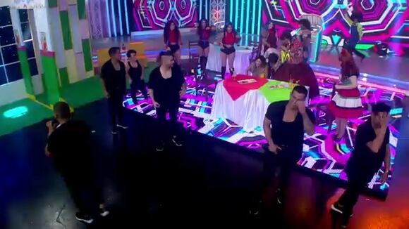 Michelle Soifer sufre incidente con su vestuario durante grabación de “El Reventonazo de La Chola”