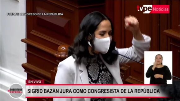 Juramentación de Sigrid Bazán