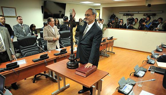 Manuel Burga: "Estoy muy tranquilo, mi abogado está conmigo"