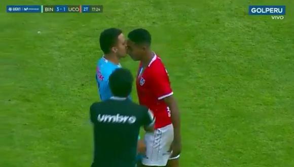 Insólito: jugador de Binacional besó a su rival y este fingió una agresión | VIDEO