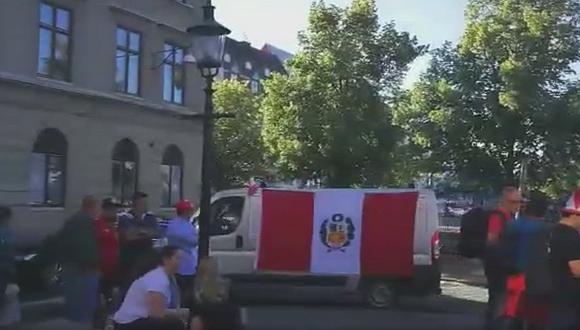 Así esperan los hinchas peruanos a la selección en Suecia [VIDEO]
