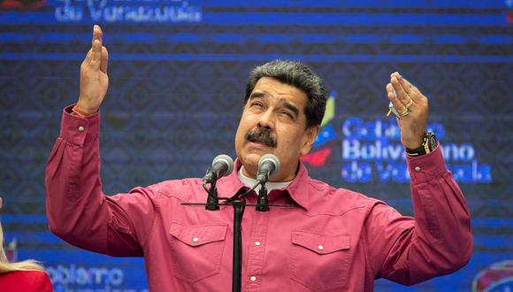 El presidente de Venezuela, Nicolás Maduro, pronuncia un discurso tras votar en Caracas. (EFE/ Rayner Peña).