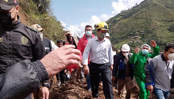Presidente Castillo supervisó atención a afectados por deslizamiento en Retamas. (Foto: Twitter/Indeci)