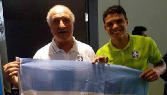 Scolari y Thiago Silva hinchan por Argentina?