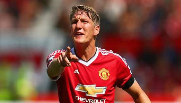 Manchester United: Bastián Schweinsteiger regaló camisetas por cambiar de número