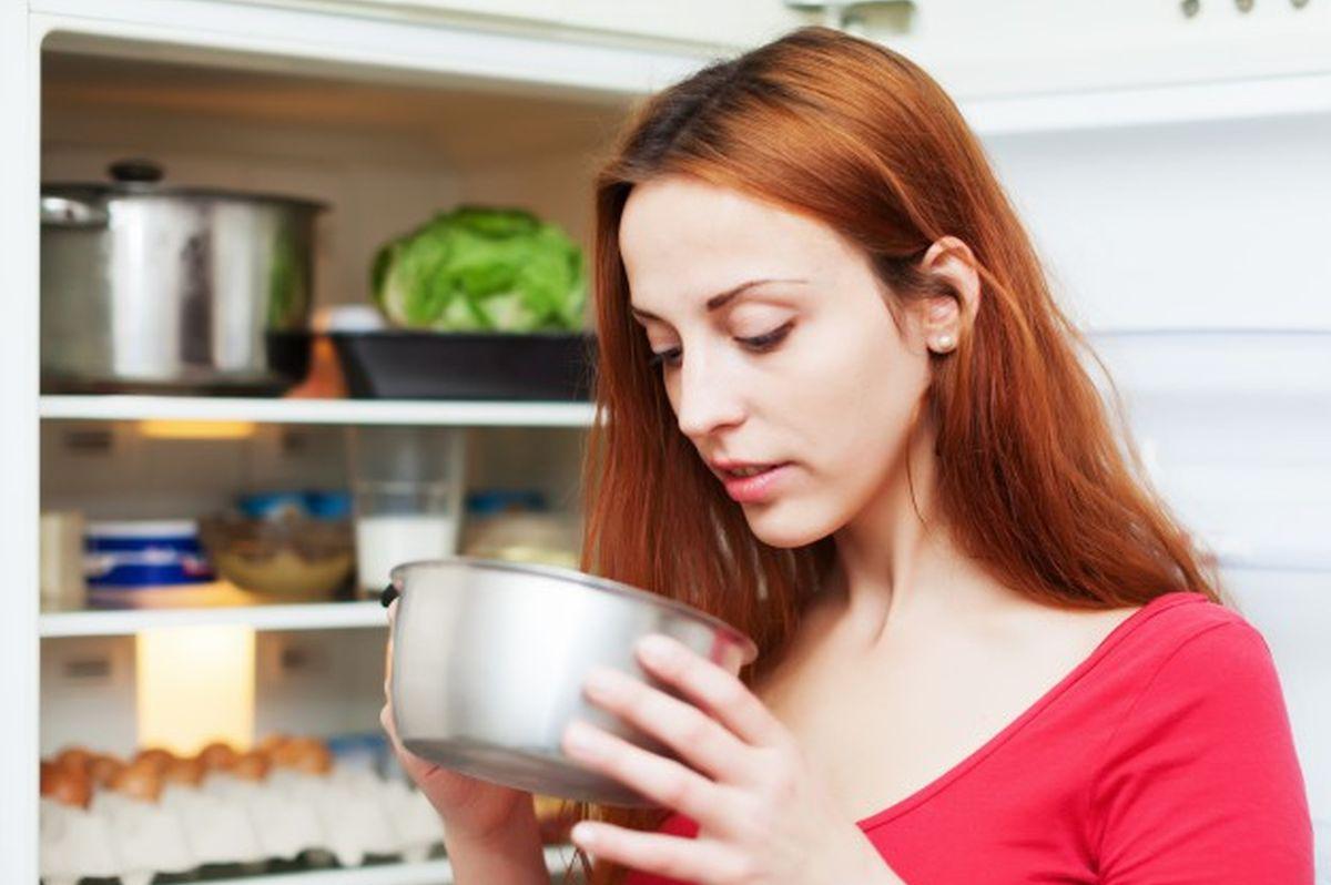 La ansiedad y estrés lleva a muchas personas a comer más de lo debido (Foto: Freepik)