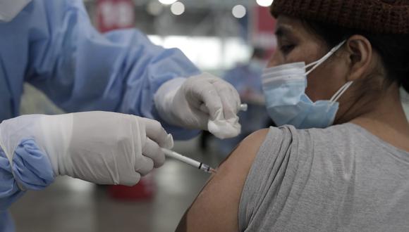 Ministro de Salud asegura que las vacunatones continuarán los fines de semana. (Foto: Jessica Vicente/@photo.gec)