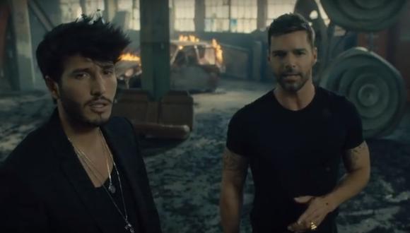 Sebastián Yatra y Ricky Martin estrenan video musical ‘Falta Amor’. (Foto: YouTube)