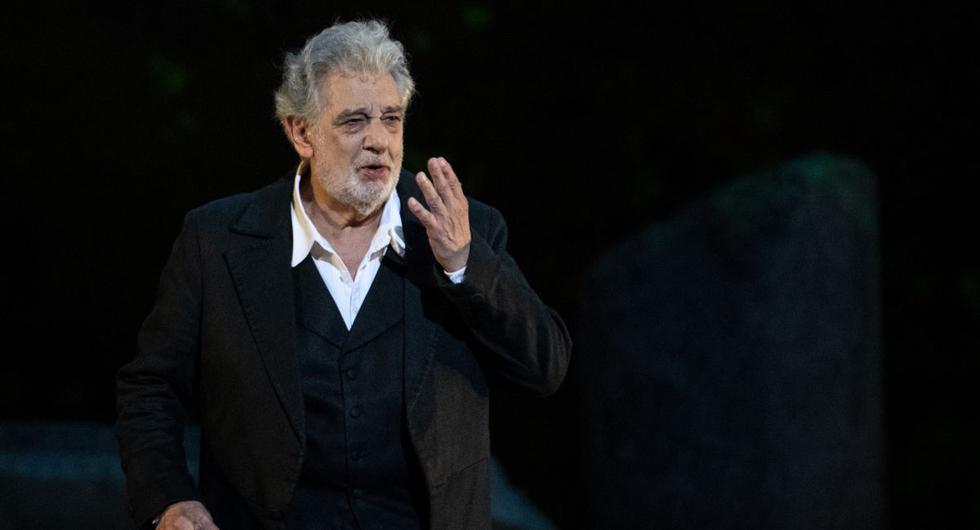 El tenor Plácido Domingo dio la noticia mediante su Facebook. Afirma estar confinado en su habitación. (AFP).