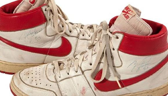 NBA: Subastarán primeras zapatillas que usó Michael Jordan