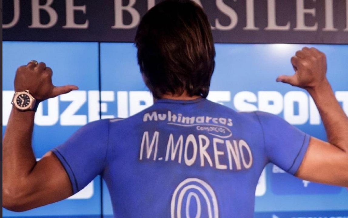 Marcelo Martins Moreno revolucionó Belo Horizonte presentándose en Cruzeiro con la camiseta pintada en el cuerpo