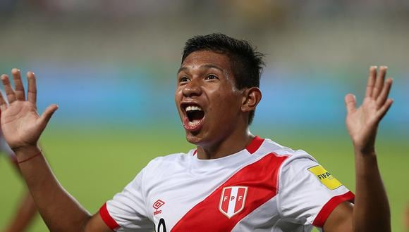Edison Flores anotó el gol para el histórico triunfo peruano en Barranquilla. (Foto: EFE)