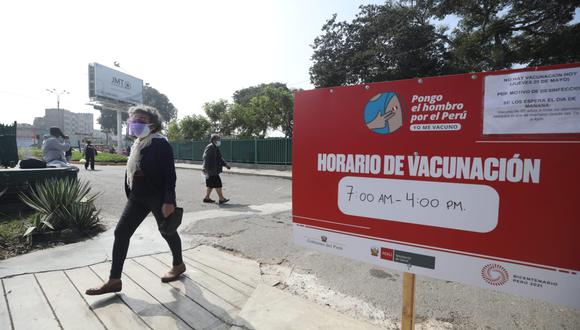 En el Campo de Marte como en otros puntos de inmunización, el horario de vacunación es de 7:00 a.m. hasta las 4:00 p.m. , pero debido a movilizaciones serán solo or hoy hasta las 2:00 p.m.(Foto: Britanie Arroyo/@photo.gec)