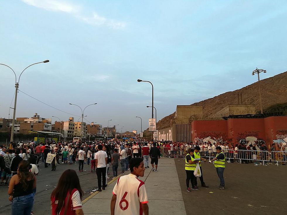 Así se vive la previa de la Noche Crema en el Monumental [FOTOS]