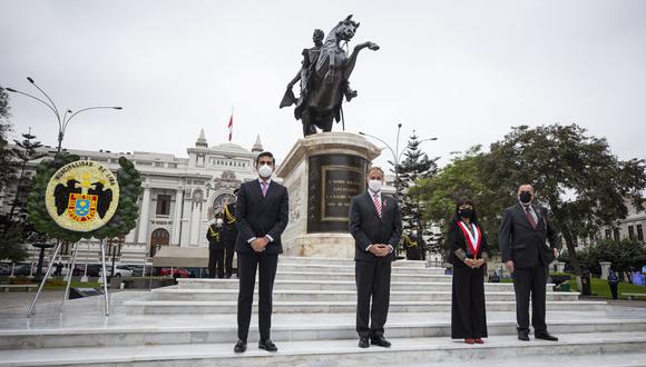 En julio pasado el alcalde Lima, Jorge Muñoz, entregó a la ciudad el monumento restaurado de Simón Bolívar, ubicado frente al Congreso de la República. (Foto: Municipalidad de Lima)