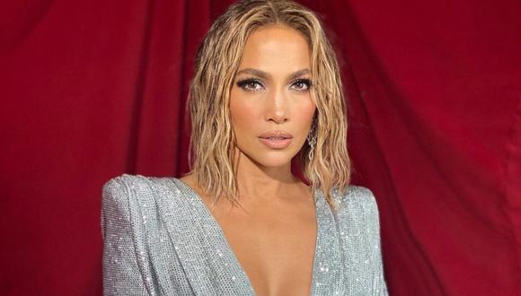 Jennifer Lopez mostró una sesión de fotos que hizo para su cumpleaños número 52. (Foto: Instagram @jlo).
