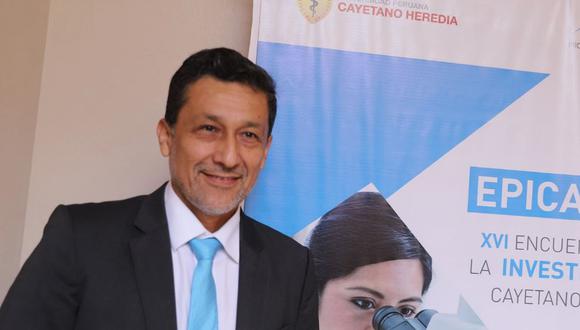 Germán Málaga, profesor e investigador de la Universidad Peruana Cayetano Heredia es el jefe del ensayo clínico de la vacuna de Sinopharm. (Foto: UPCH)
