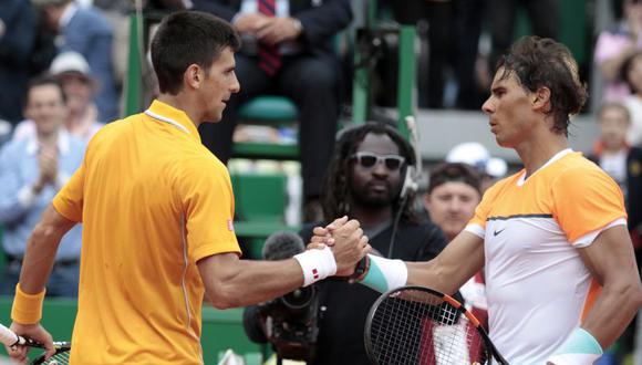 Rafael Nadal y Novak Djokovic avanzan fácil en inicio de Roland Garros