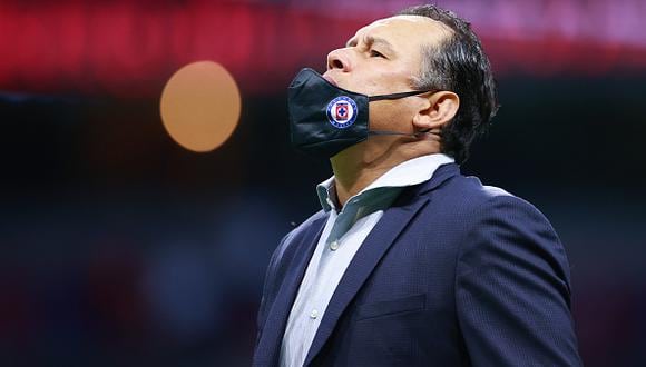 Juan Reynoso respondió a las críticas hacia el estilo de juego de Cruz Azul. (Foto: Liga MX)