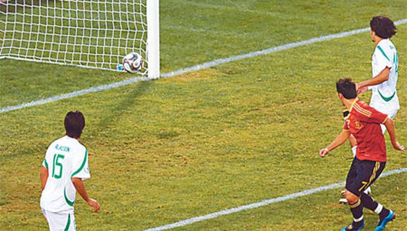 España venció 1-0 a Irak, clasificó a semifinales de Copa Confederaciones y logró su decimocuarto triunfo consecutivo