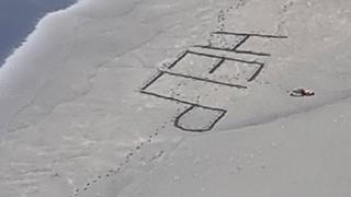 Viral: Surfista se quedó varado en una playa y se salvó gracias a escena de “El Náufrago”