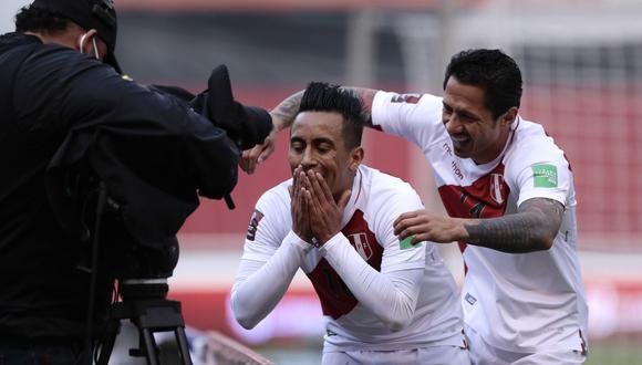 La selección peruana se enfrentó a Ecuador y logró su primera victoria en las Eliminatorias Qatar 2022. | Foto: AP
