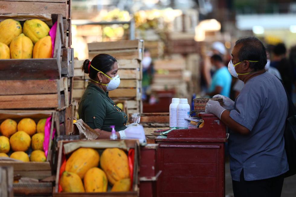 Así es la salida de hombres a los mercados de Lima tras medida de Martín Vizcarra. Foto: Hugo Curotto / GEC