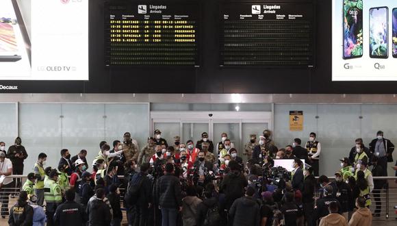 Martín Vizcarra informó que unos 40 pasajeros no abordaron el avión con destino a Lima y tuvieron que quedarse en Chile porque no presentaron su constancia de prueba de descarte de COVID-19 actualizada. (Foto: Leandro Britto / @photo.gec)