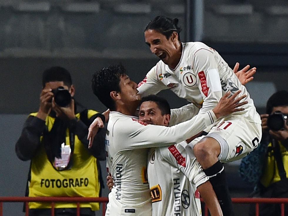Universitario de Deportes: Triunfo crema desató la locura en la Trinchera Norte [VIDEO]