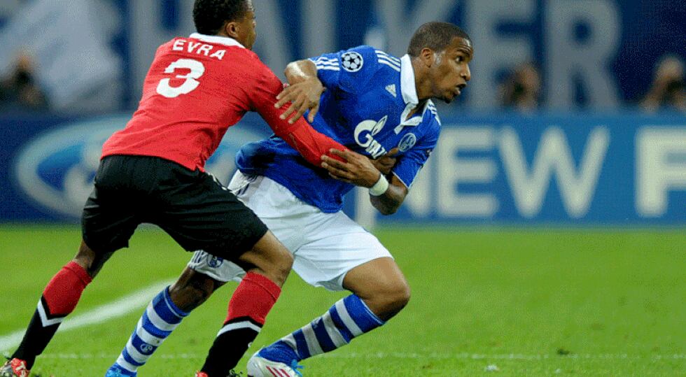 Schalke le sube sueldo a Farfán y le ofrece contrato hasta el 2015 